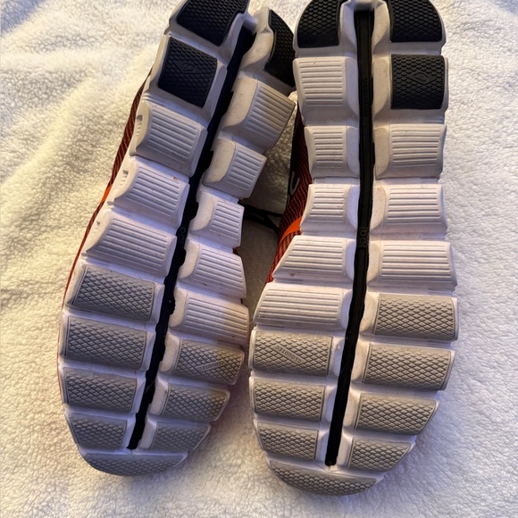 On cloud size 11.5 - Picture 3 of 4